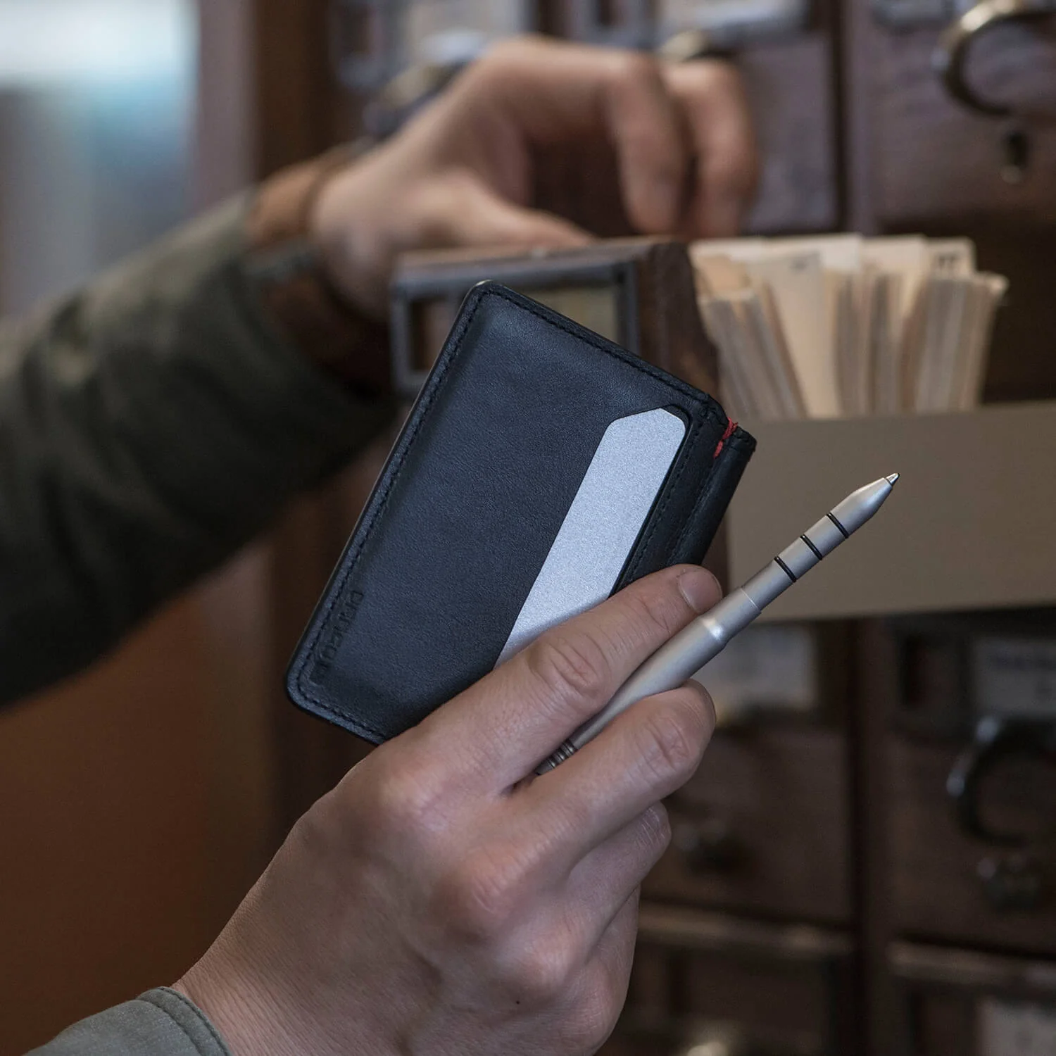 D01 DAPPER™ PEN WALLET - Image 23