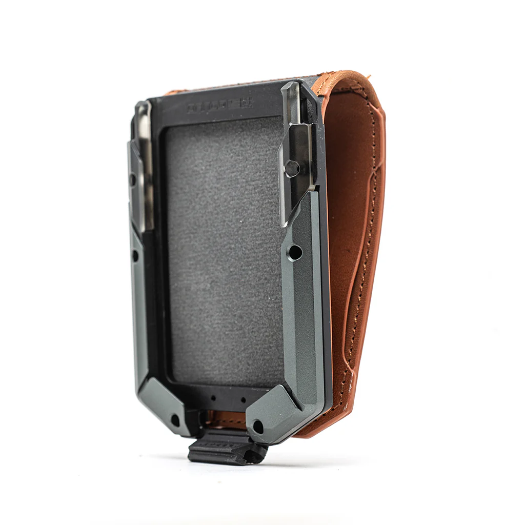 M4 MAVERICK™ BIFOLD RAIL WALLET - Image 10