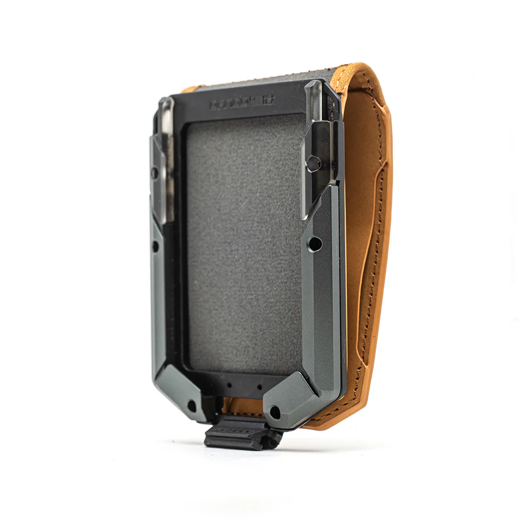 M4 MAVERICK™ BIFOLD RAIL WALLET - Image 14