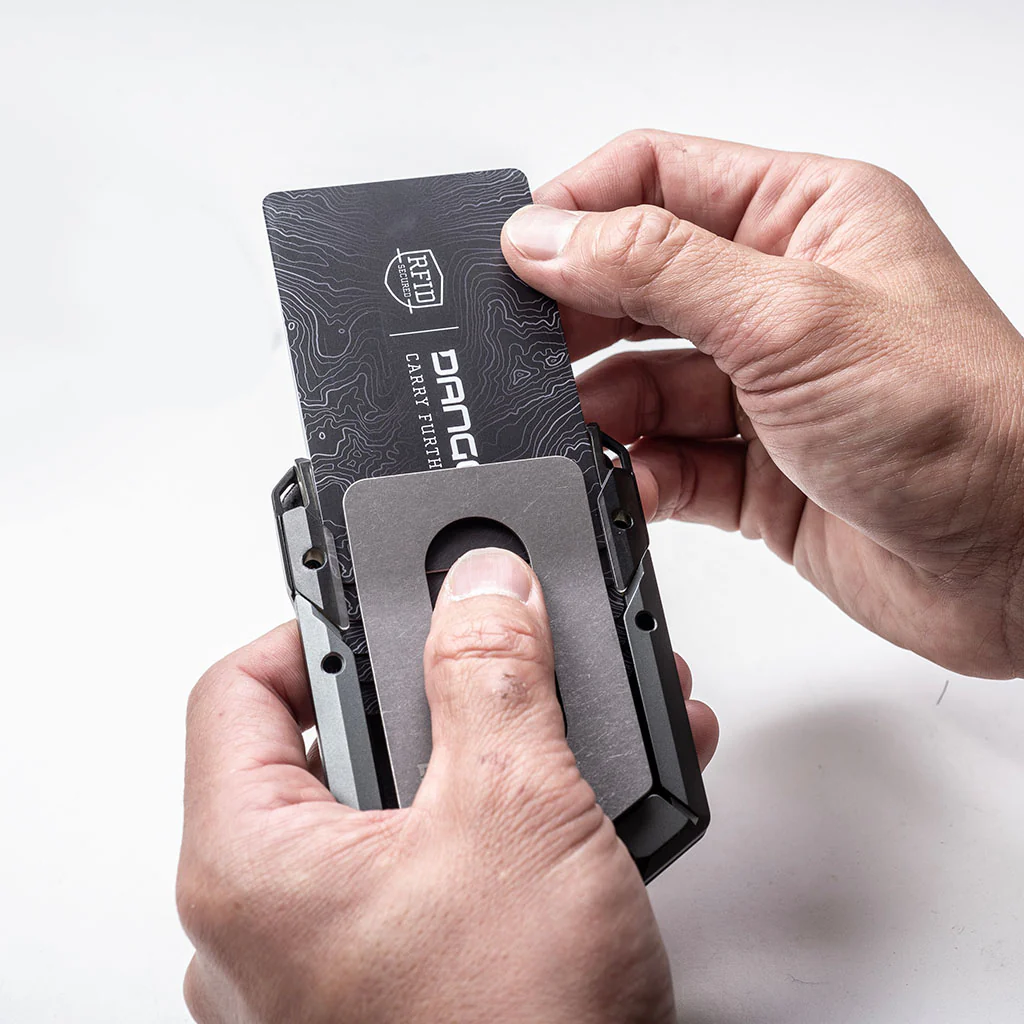 M4 Maverick™ Rail Wallet with Titanium Clip - Image 17