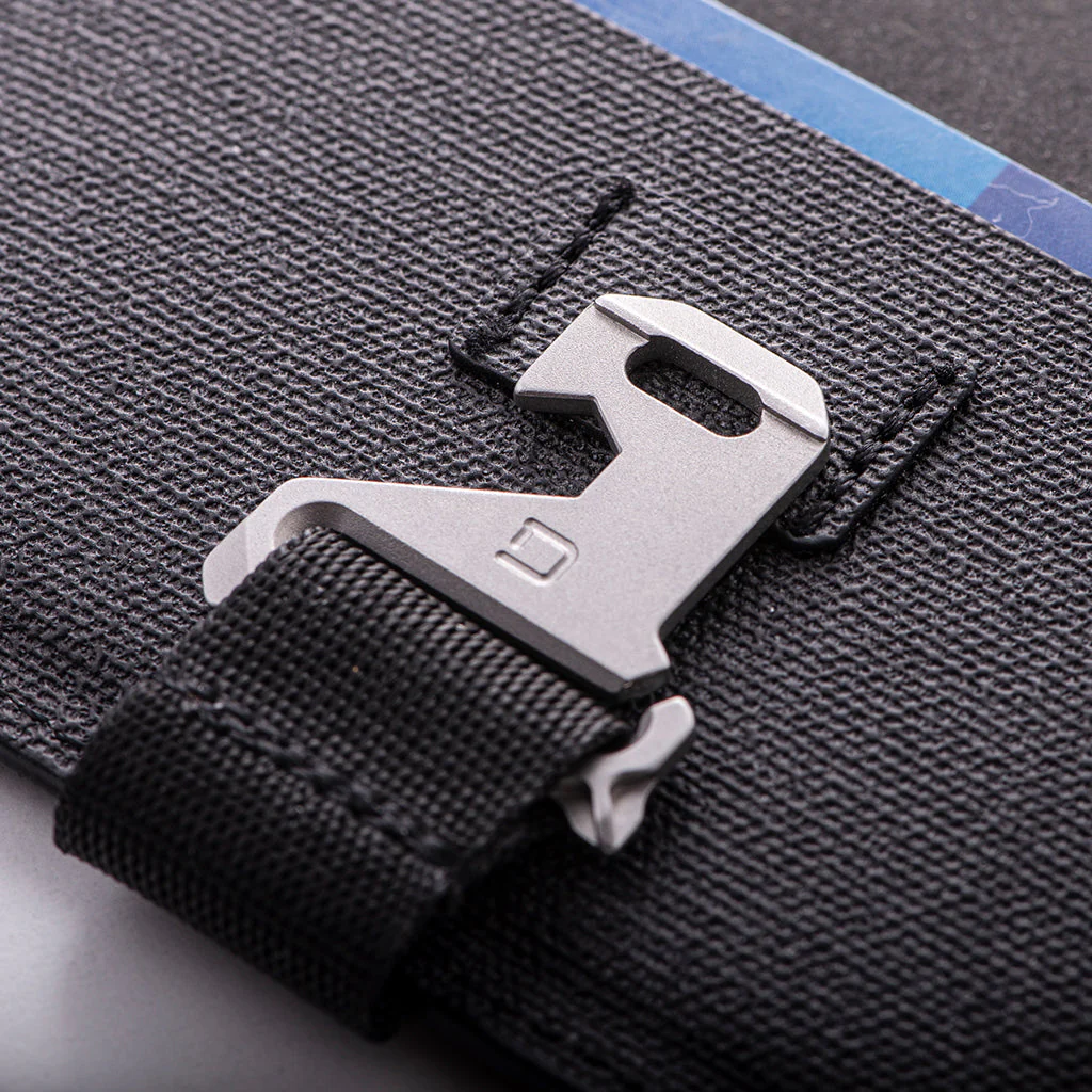 P01 PIONEER™ TRAVEL WALLET - Image 9